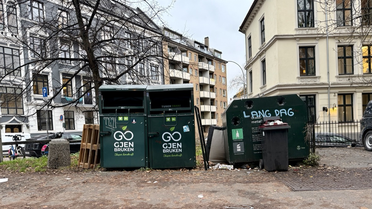 Tekstil gjenvinningscontainer i Majorstueveien